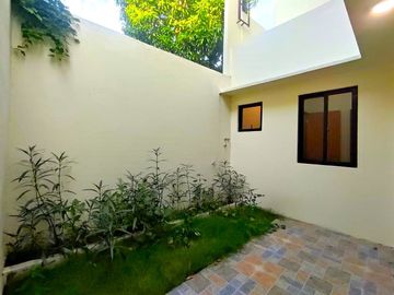 HOUSE & LOT FOR SALE IN BETTERLIVING NEWLY-BUILT MODERN DESIGN 2-STOREY DUPLEX