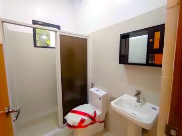 HOUSE & LOT FOR SALE IN BETTERLIVING NEWLY-BUILT MODERN DESIGN 2-STOREY DUPLEX