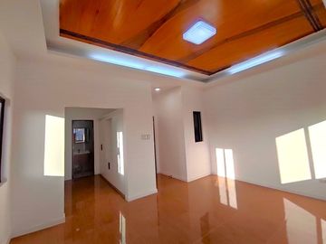 HOUSE & LOT FOR SALE IN BETTERLIVING NEWLY-BUILT MODERN DESIGN 2-STOREY DUPLEX