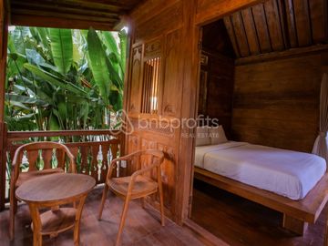 Bali Bliss Awaits: Own This Stunning Wooden Lodge Freehold 3-Bed Villa Near Soka Beach