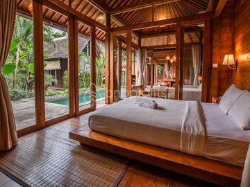 Bali Bliss Awaits: Own This Stunning Wooden Lodge Freehold 3-Bed Villa Near Soka Beach