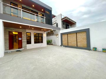 Brand New luxurious 3 storey Modern Single Attached For Sale in BF Resort Las pinas