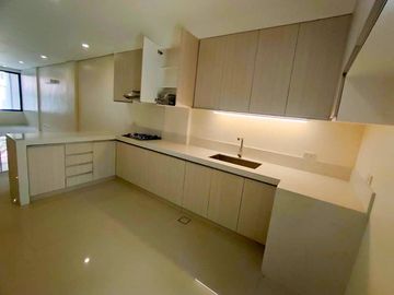 Architect Elegant Design 2Storey Duplex House and Lot in Betterliving Subdivision Parañaque