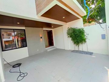 Architect Elegant Design 2Storey Duplex House and Lot in Betterliving Subdivision Parañaque
