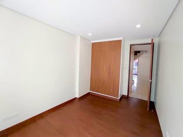 Architect Elegant Design 2Storey Duplex House and Lot in Betterliving Subdivision Parañaque