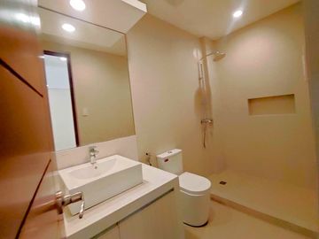 Architect Elegant Design 2Storey Duplex House and Lot in Betterliving Subdivision Parañaque