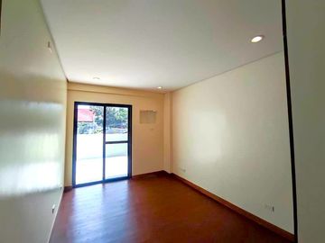 Architect Elegant Design 2Storey Duplex House and Lot in Betterliving Subdivision Parañaque