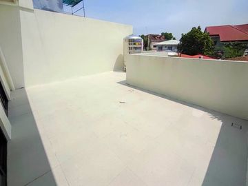 Architect Elegant Design 2Storey Duplex House and Lot in Betterliving Subdivision Parañaque