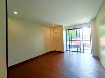 Architect Elegant Design 2Storey Duplex House and Lot in Betterliving Subdivision Parañaque