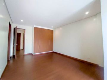 Architect Elegant Design 2Storey Duplex House and Lot in Betterliving Subdivision Parañaque