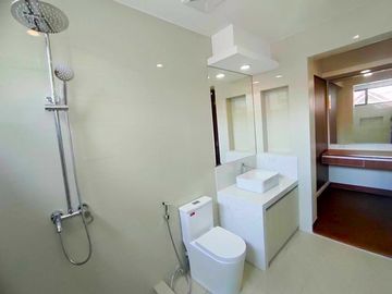 Architect Elegant Design 2Storey Duplex House and Lot in Betterliving Subdivision Parañaque