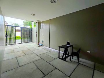 Minimalist 3Storey Triplex House and Lot in Betterliving Subdivision Parañaque