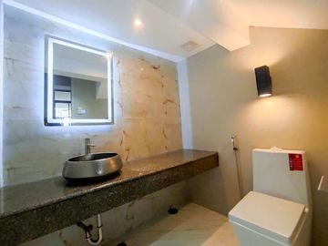 Minimalist 3Storey Triplex House and Lot in Betterliving Subdivision Parañaque