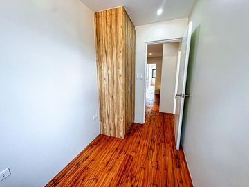 PRE-SELLING 4-5 Bedrooms Modern 3storey townhouse in Pilar very accessible going to Daang Hari