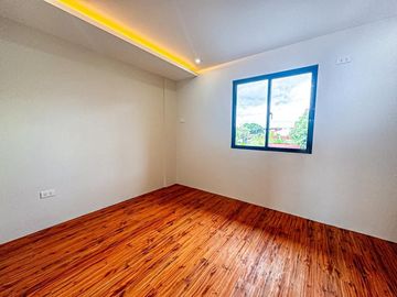 PRE-SELLING 4-5 Bedrooms Modern 3storey townhouse in Pilar very accessible going to Daang Hari