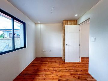 PRE-SELLING 4-5 Bedrooms Modern 3storey townhouse in Pilar very accessible going to Daang Hari
