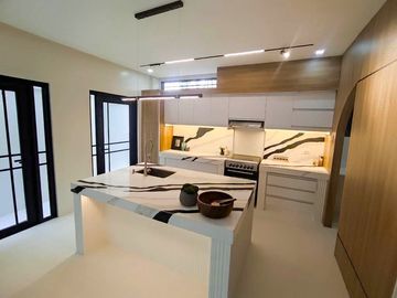 Modern Complete Finished 2Storey Duplex House and Lot in Betterliving Subdivision Parañaque