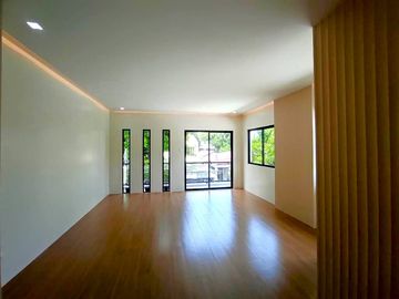 Modern Complete Finished 2Storey Duplex House and Lot in Betterliving Subdivision Parañaque