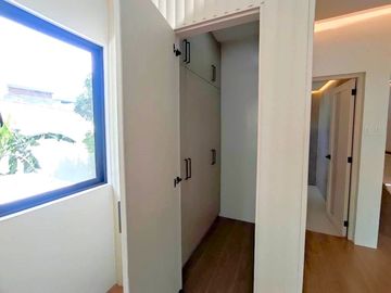 Modern Complete Finished 2Storey Duplex House and Lot in Betterliving Subdivision Parañaque