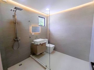 Modern Complete Finished 2Storey Duplex House and Lot in Betterliving Subdivision Parañaque