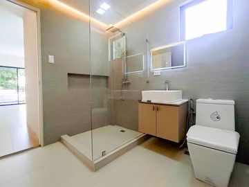 Modern Complete Finished 2Storey Duplex House and Lot in Betterliving Subdivision Parañaque
