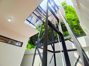 Modern Complete Finished 2Storey Duplex House and Lot in Betterliving Subdivision Parañaque