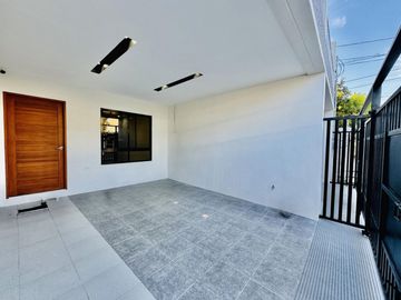 Brandnew Modern 2Storey Triplex House and Lot in Fortunata Village San Isidro Parañaque City
