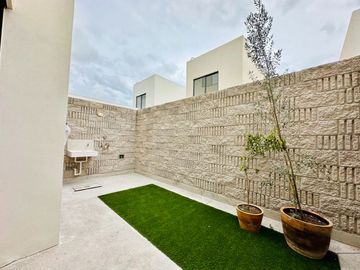 Casa de 4 Recámaras con Baño en Zarú, Qro.