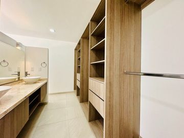 Casa de 4 Recámaras con Baño en Zarú, Qro.