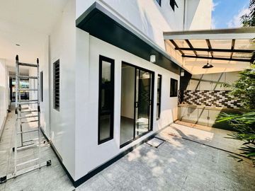 Elegant Modern 2Storey Duplex House and Lot for Sale in San Isidro Parañaque City
