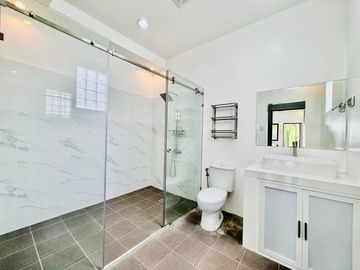 Elegant Modern 2Storey Duplex House and Lot for Sale in San Isidro Parañaque City