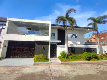 With a Swimming Pool Renovated Single Detached House & Lot for Sale in the Multinational Village Parañaque
