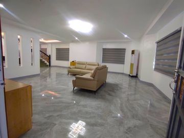 With a Swimming Pool Renovated Single Detached House & Lot for Sale in the Multinational Village Parañaque