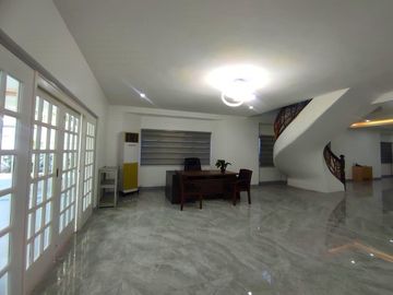 With a Swimming Pool Renovated Single Detached House & Lot for Sale in the Multinational Village Parañaque