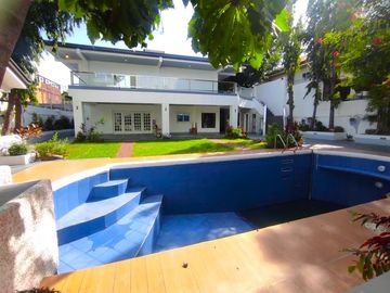With a Swimming Pool Renovated Single Detached House & Lot for Sale in the Multinational Village Parañaque