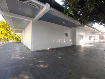 With a Swimming Pool Renovated Single Detached House & Lot for Sale in the Multinational Village Parañaque