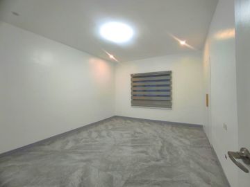 With a Swimming Pool Renovated Single Detached House & Lot for Sale in the Multinational Village Parañaque