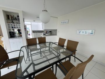 Venta de Casa de Playa en Gaviotas, Asia – Primera Fila Frente al Malecón – 230m2