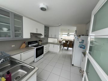Venta de Casa de Playa en Gaviotas, Asia – Primera Fila Frente al Malecón – 230m2