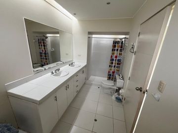 Venta de Casa de Playa en Gaviotas, Asia – Primera Fila Frente al Malecón – 230m2