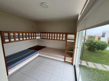Venta de Casa de Playa en Gaviotas, Asia – Primera Fila Frente al Malecón – 230m2