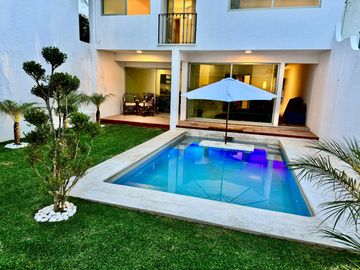 Casa de Lujo en Venta – Colonia Los Tulipanes, Cuernavaca