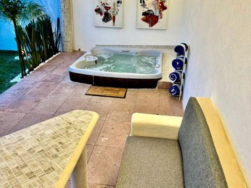 Casa de Lujo en Venta – Colonia Los Tulipanes, Cuernavaca
