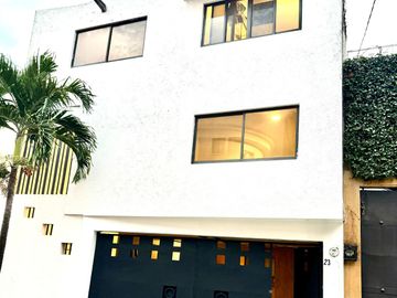 Casa de Lujo en Venta – Colonia Los Tulipanes, Cuernavaca