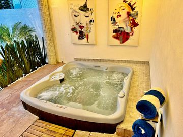 Casa de Lujo en Venta – Colonia Los Tulipanes, Cuernavaca