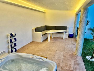 Casa de Lujo en Venta – Colonia Los Tulipanes, Cuernavaca