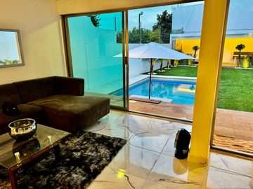 Casa de Lujo en Venta – Colonia Los Tulipanes, Cuernavaca