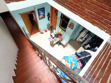 KENNEDY- CASA CON RENTA EN BUEN ESTADO