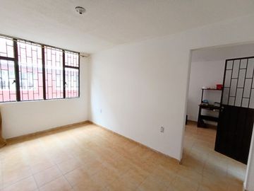 KENNEDY- CASA CON RENTA EN BUEN ESTADO