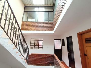 KENNEDY- CASA CON RENTA EN BUEN ESTADO